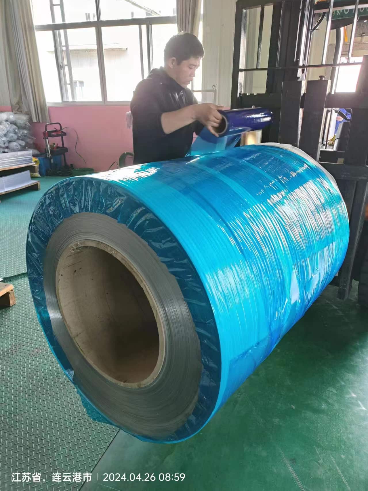 Black anodized selective coating